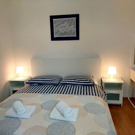 Rooms Hodanic Krk Town Chambre photo