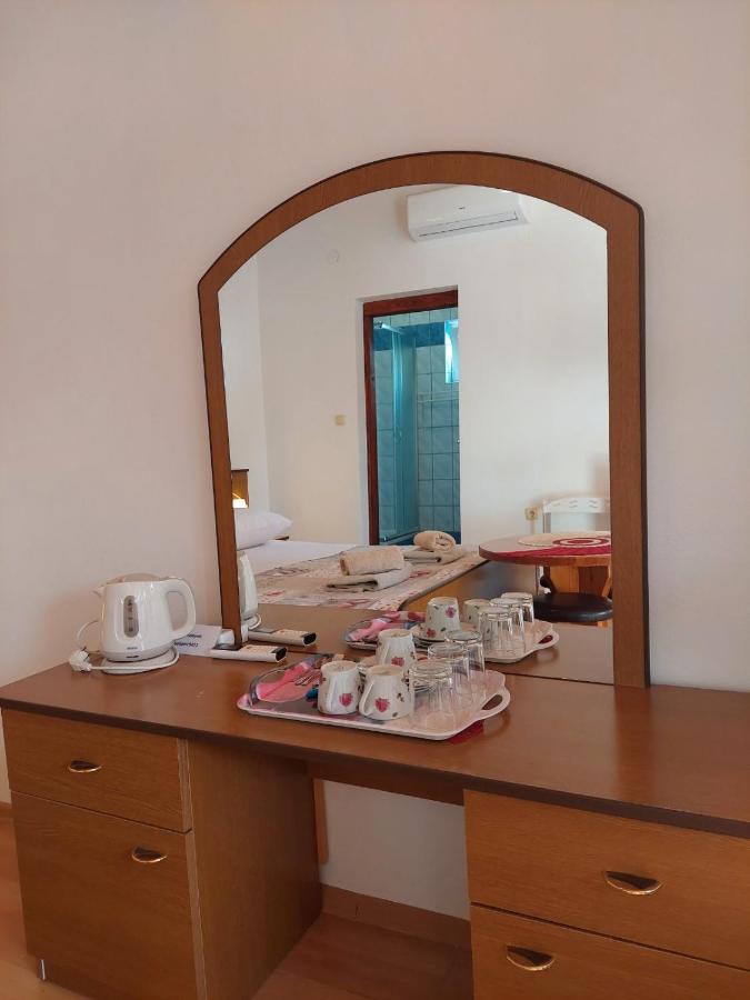 Rooms Hodanic Krk Town Chambre photo