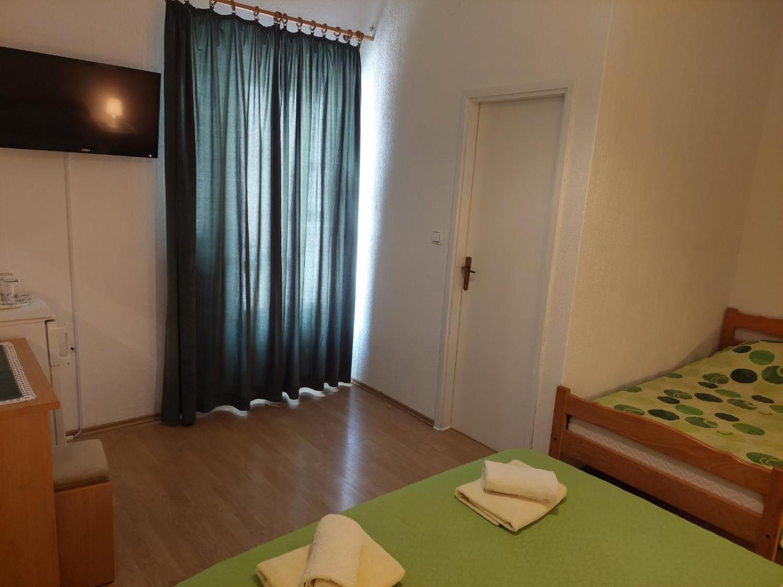 Rooms Hodanic Krk Town Chambre photo