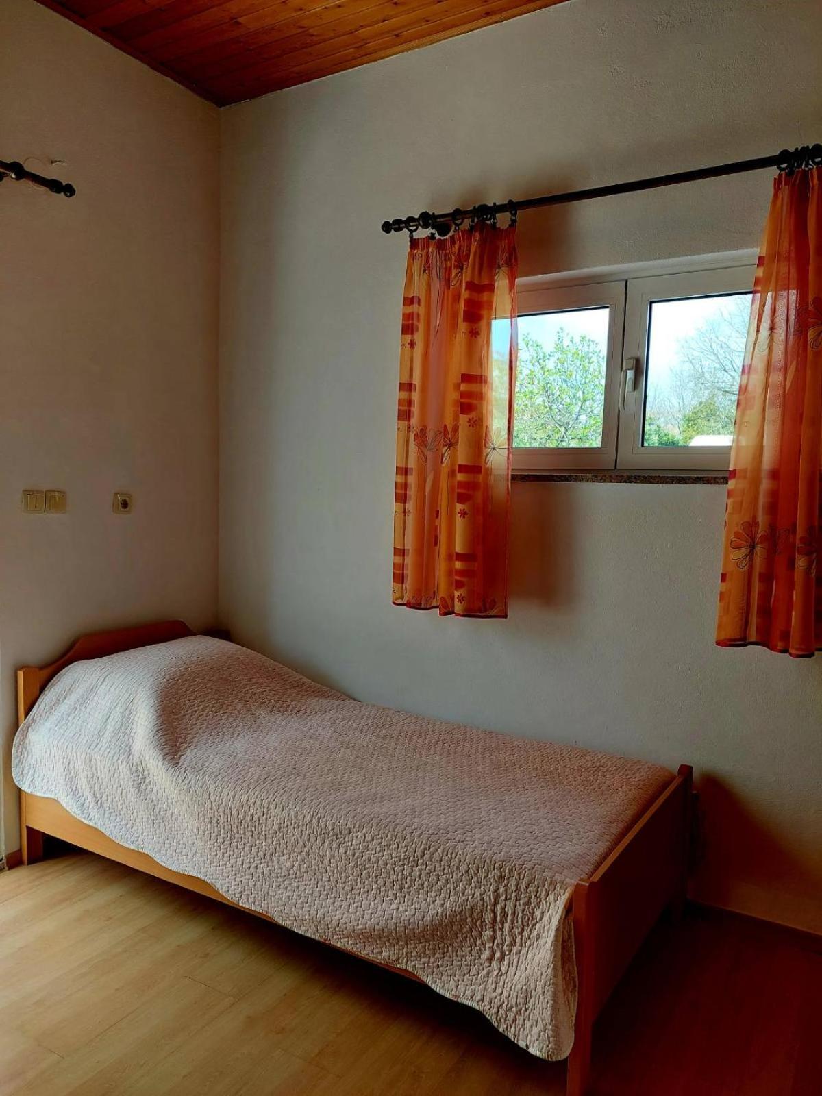 Rooms Hodanic Krk Town Chambre photo